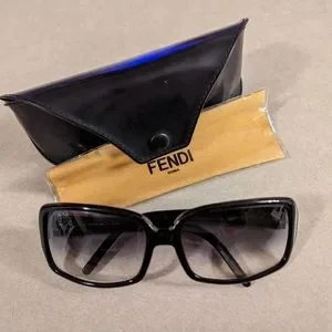 Fendi black ombre square rim sunglasses Fendi FE40132I 01A Sunglasses Men main image 4